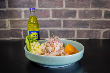 ceviche en restaurante peruano la k-leta